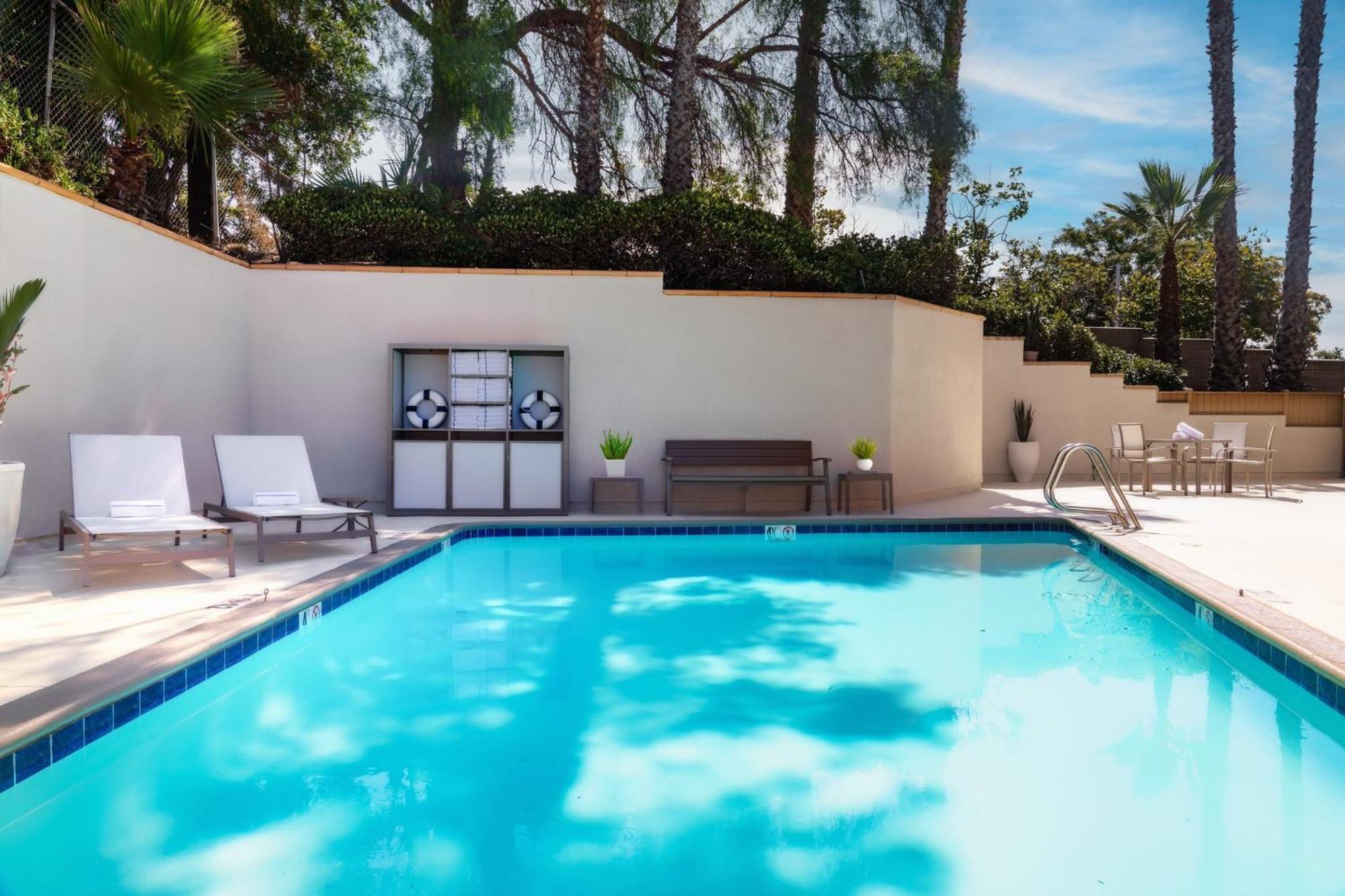 Holiday Inn Express La Mesa Near Sdsu By Ihg Exterior photo