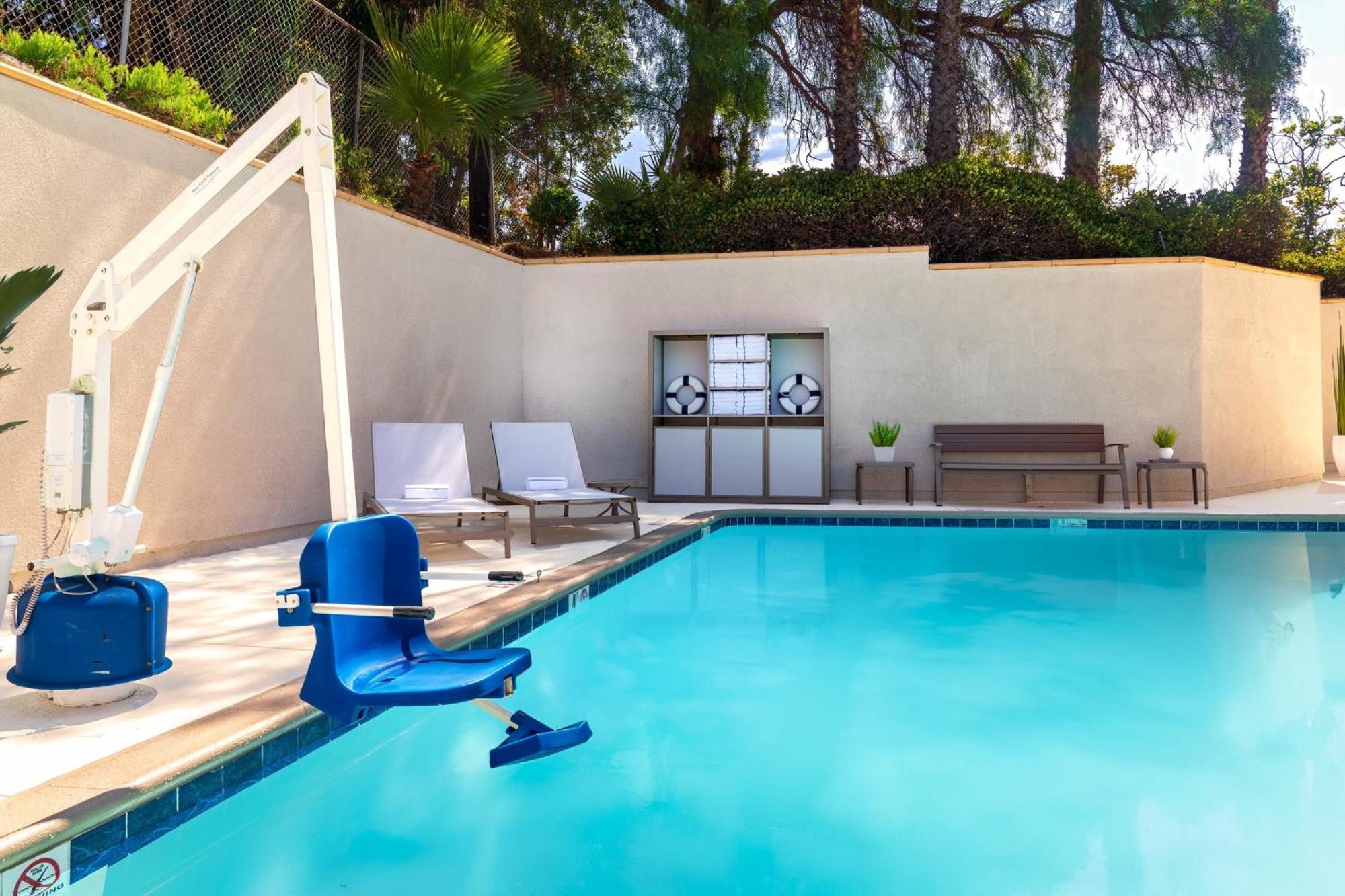 Holiday Inn Express La Mesa Near Sdsu By Ihg Exterior photo